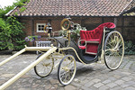 Kutsche im Hof des Kutschenmuseums