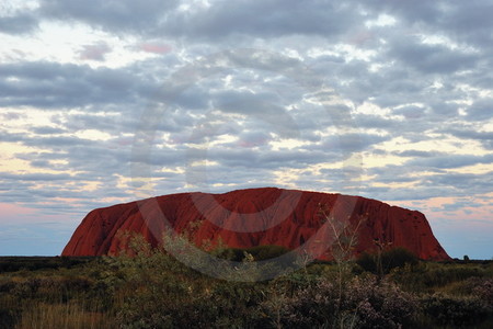 Der Uluru im Abendlicht