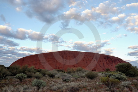 Der Uluru im Morgenlicht
