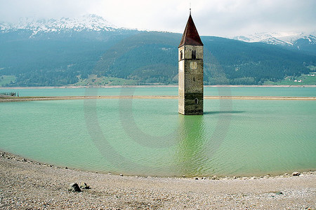 Graun - Reschensee mit Kirchturm