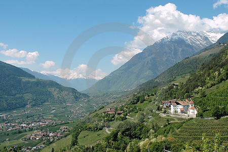 Dorf Tirol - Etschtal bei Meran