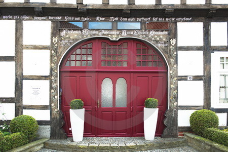 Rote Haustür von 1811