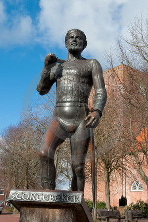 Störtebeker-Denkmal in Marienhafe