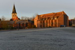 Vincentius-Kirche mit Rathaus