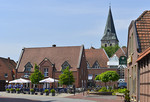 Rathausplatz mit Eisdiele